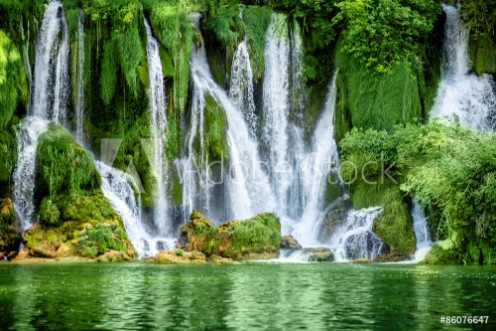 Afbeeldingen van Kravica waterfall 